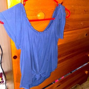 perfect for summer off the shoulder shirt!